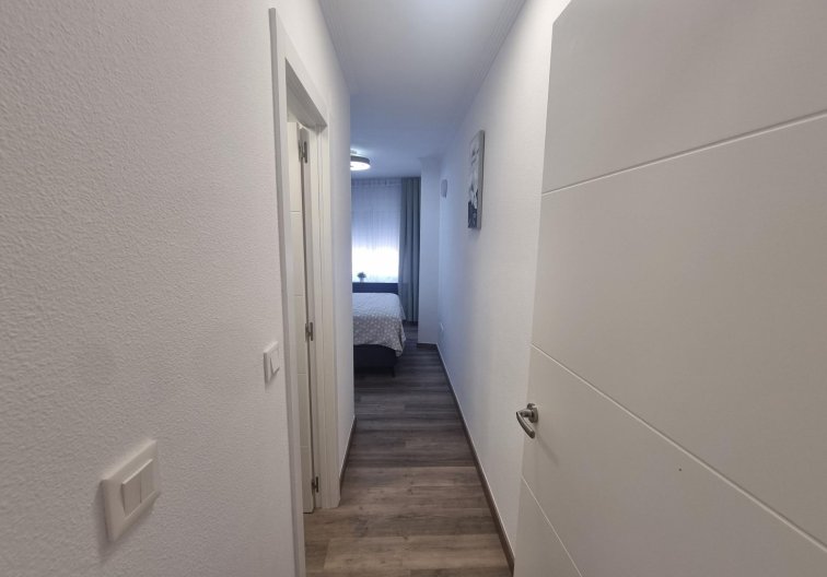 Segunda mano - Apartamento  - Torrevieja - Estacion De Autobuses