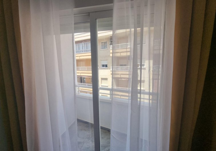 Segunda mano - Apartamento  - Torrevieja - Estacion De Autobuses