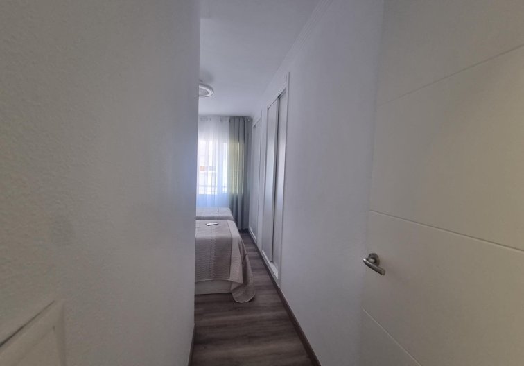 Segunda mano - Apartamento  - Torrevieja - Estacion De Autobuses