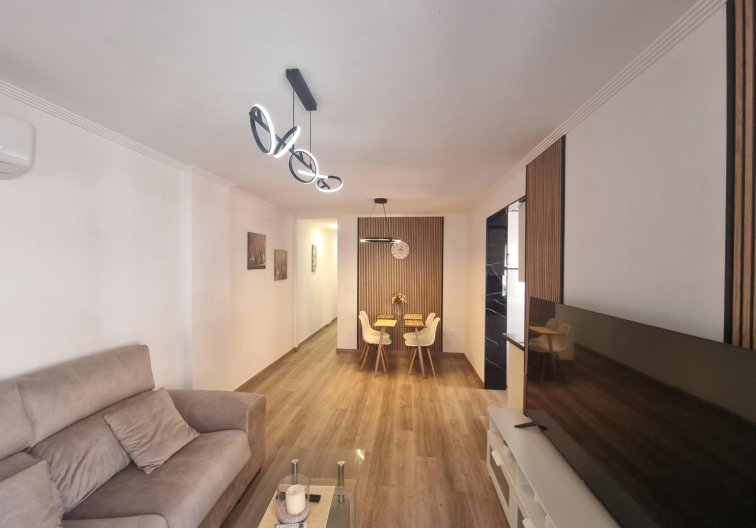 Segunda mano - Apartamento  - Torrevieja - Estacion De Autobuses