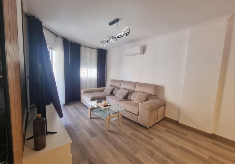 Segunda mano - Apartamento  - Torrevieja - Estacion De Autobuses