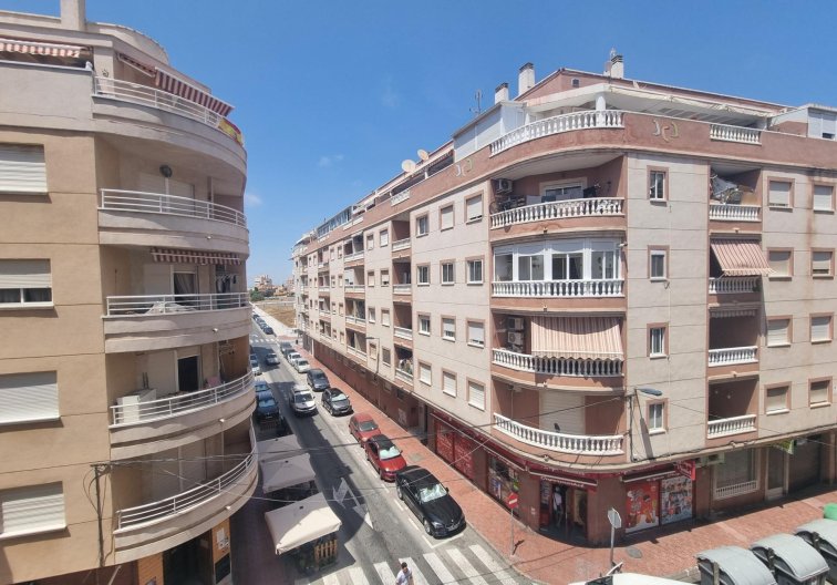 Segunda mano - Apartamento  - Torrevieja - Estacion De Autobuses