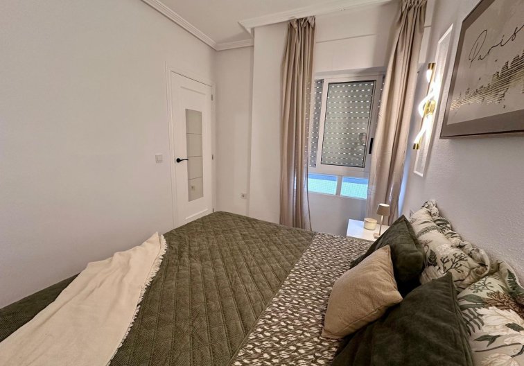 Resale - Apartment - Torrevieja - Habaneras