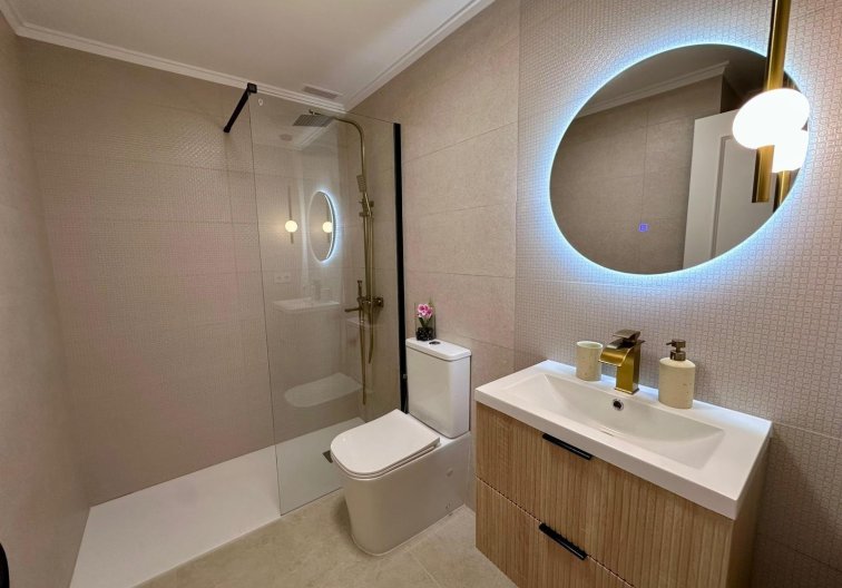 Resale - Apartment - Torrevieja - Habaneras