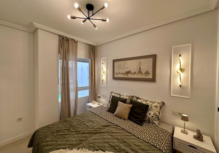 Resale - Apartment - Torrevieja - Habaneras