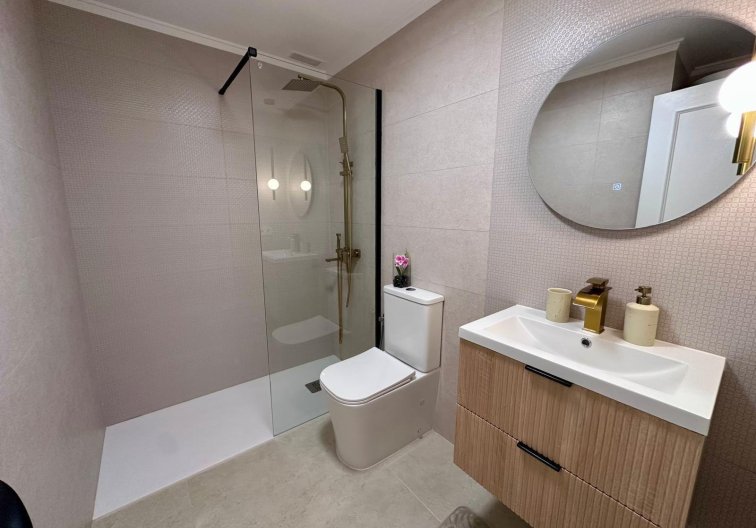 Resale - Apartment - Torrevieja - Habaneras