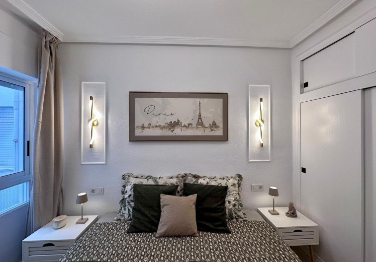 Resale - Apartment - Torrevieja - Estacion De Autobuses
