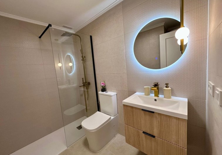 Resale - Apartment - Torrevieja - Estacion De Autobuses