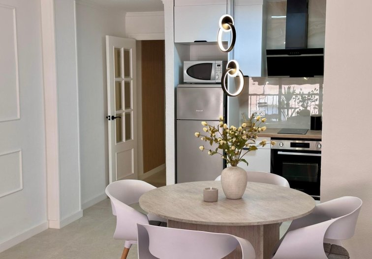 Resale - Apartment - Torrevieja - Estacion De Autobuses