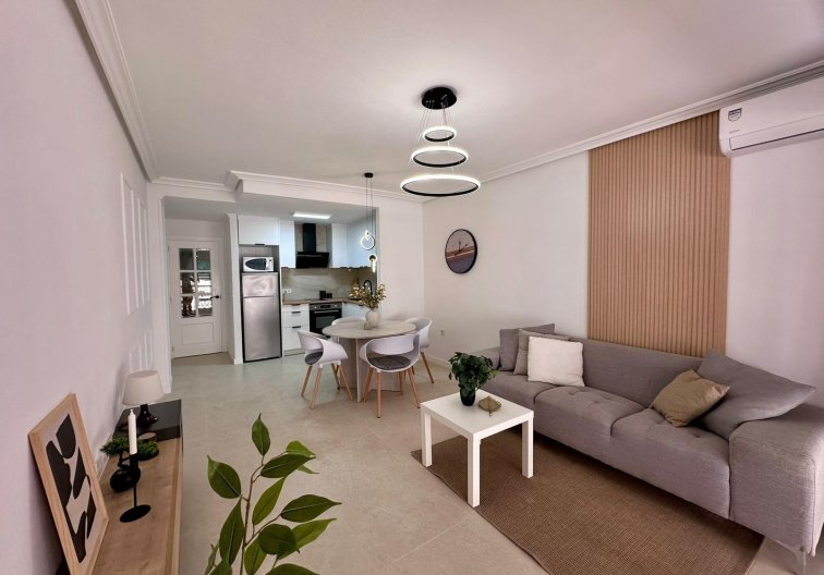 Resale - Apartment - Torrevieja - Estacion De Autobuses