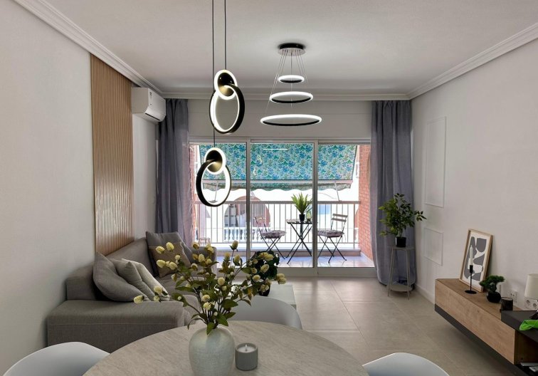 Resale - Apartment - Torrevieja - Estacion De Autobuses