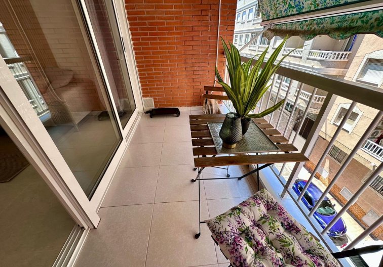 Resale - Apartment - Torrevieja - Estacion De Autobuses