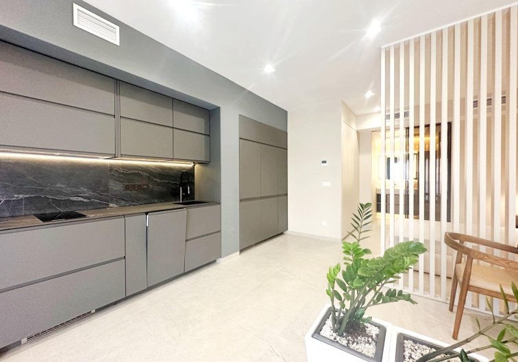 Segunda mano - Apartamento  - Torrevieja - Centro