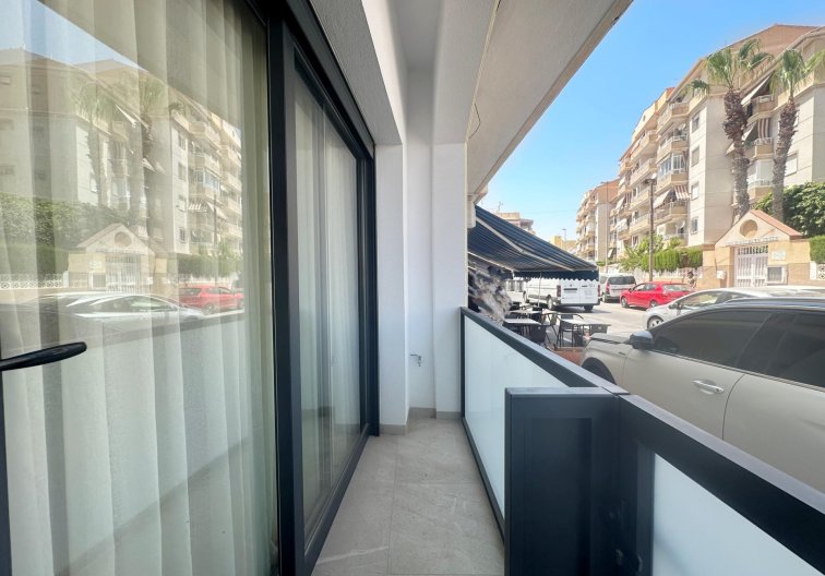 Segunda mano - Apartamento  - Torrevieja - Centro