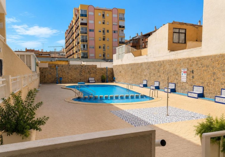 Segunda mano - Apartamento  - Torrevieja - Centro