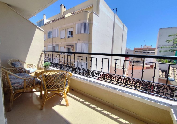 Segunda mano - Apartamento  - Torrevieja - Centro