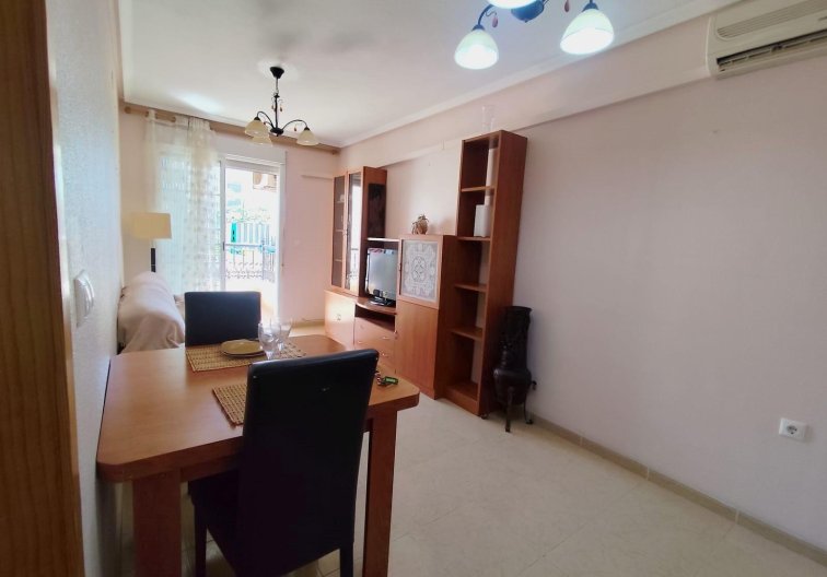 Segunda mano - Apartamento  - Torrevieja - Centro
