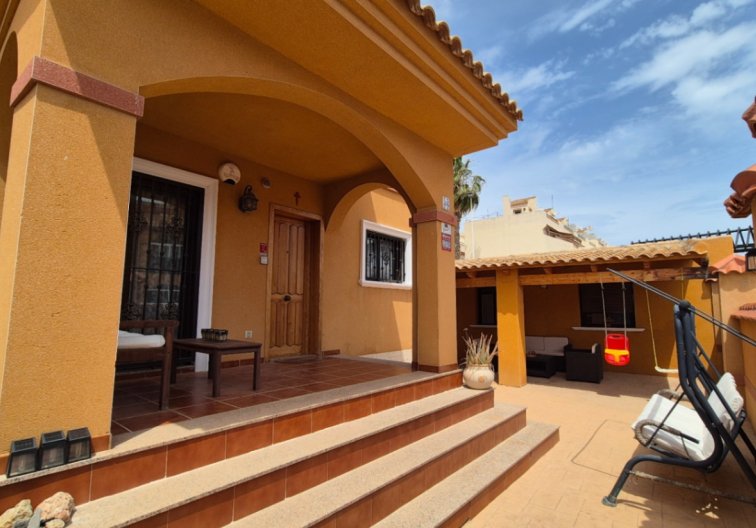 Segunda mano - villa - Torrevieja - Costa Blanca
