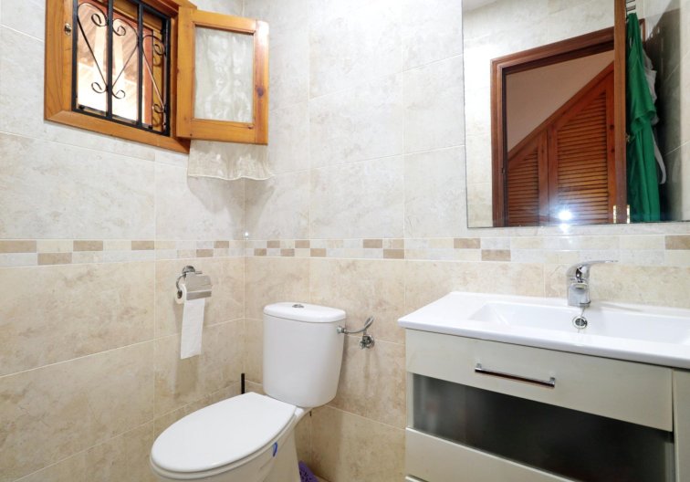 Herverkoop - town house - Torrevieja - Playa de los Naúfragos