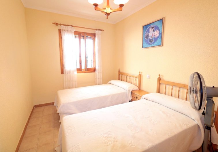 Herverkoop - town house - Torrevieja - Playa de los Naúfragos