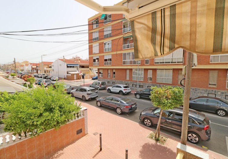 Herverkoop - town house - Torrevieja - Playa de los Naúfragos