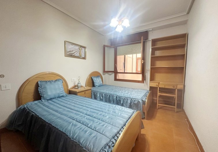 Segunda mano - Apartamento  - Torrevieja - Centro