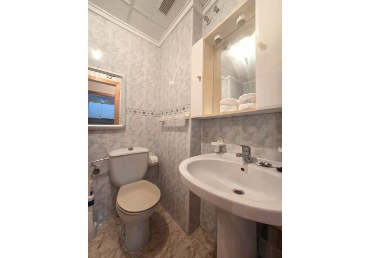 Resale - Apartment - Torrevieja - Habaneras