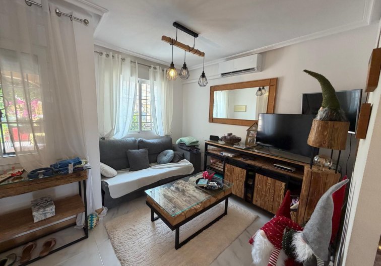 Resale - Bungalow - Torrevieja - Zona Los Frutales