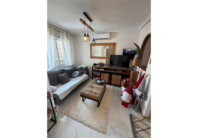 Resale - Bungalow - Torrevieja - Zona Los Frutales