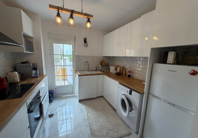 Resale - Bungalow - Torrevieja - Zona Los Frutales