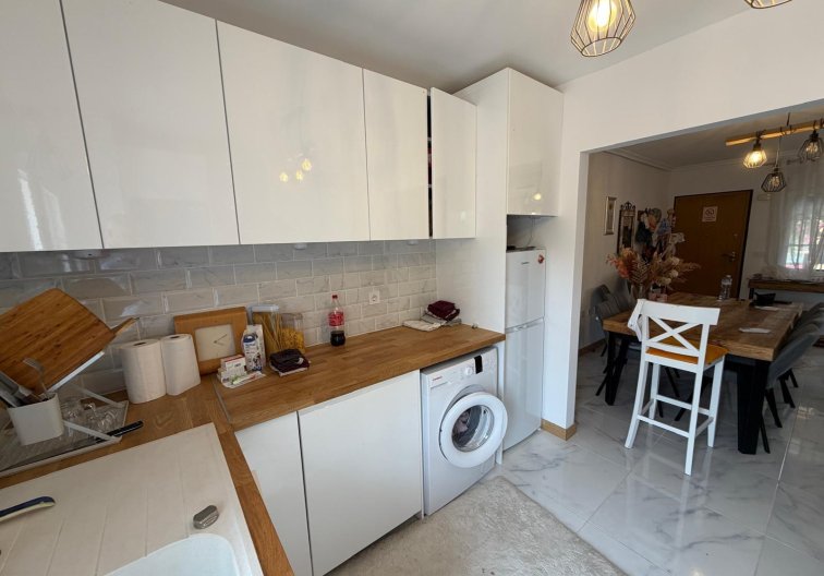 Resale - Bungalow - Torrevieja - Zona Los Frutales