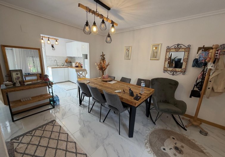 Resale - Bungalow - Torrevieja - Zona Los Frutales