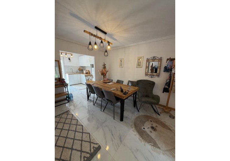 Resale - Bungalow - Torrevieja - Zona Los Frutales