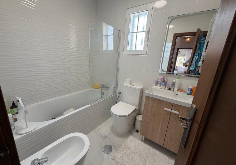 Resale - Bungalow - Torrevieja - Zona Los Frutales
