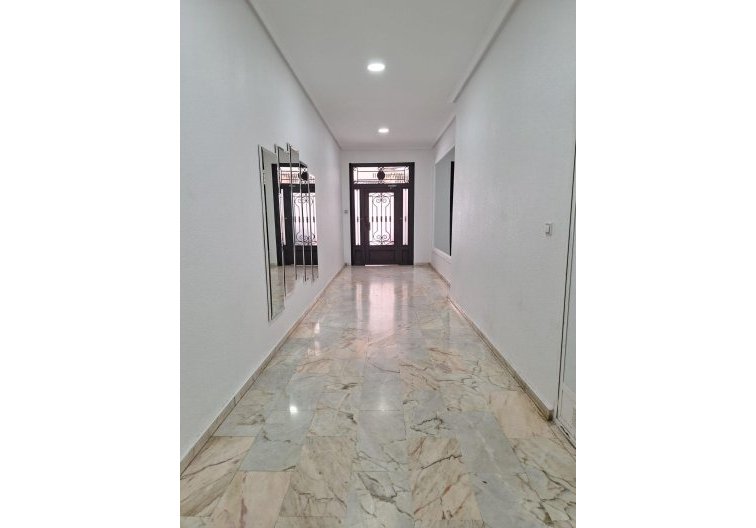 Resale - Apartment - Torrevieja - Playa del Cura