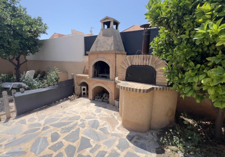 Segunda mano - villa - Torrevieja - Aguas Nuevas