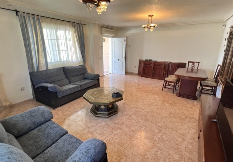 Segunda mano - villa - Torrevieja - Aguas Nuevas
