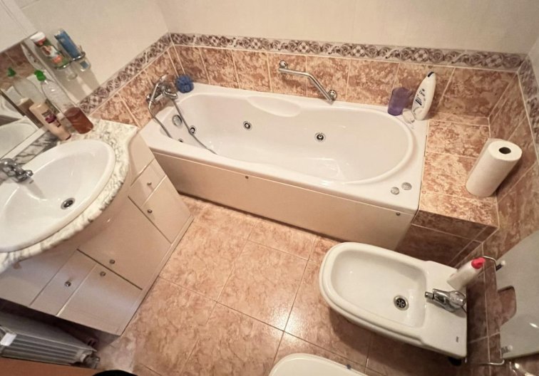 Segunda mano - villa - Torrevieja - Aguas Nuevas