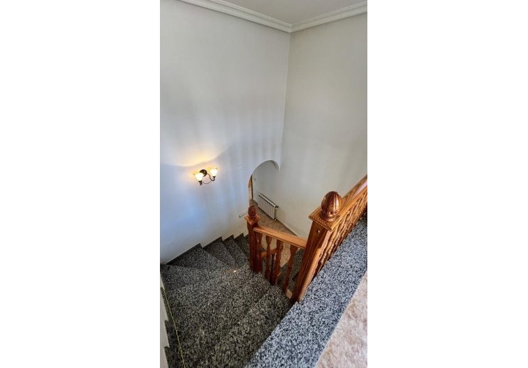 Segunda mano - villa - Torrevieja - Aguas Nuevas