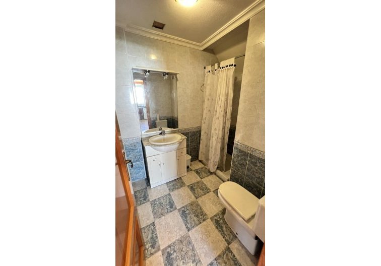 Segunda mano - villa - Torrevieja - Aguas Nuevas