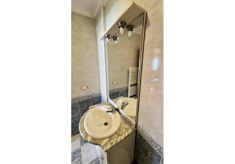 Segunda mano - villa - Torrevieja - Aguas Nuevas