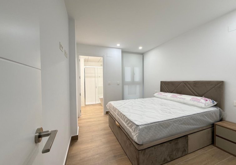 Resale - Apartment - Torrevieja - Estacion De Autobuses