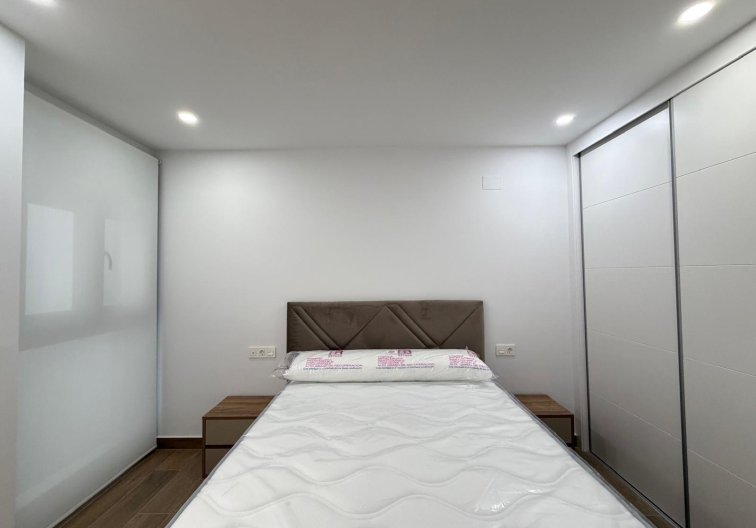 Resale - Apartment - Torrevieja - Estacion De Autobuses