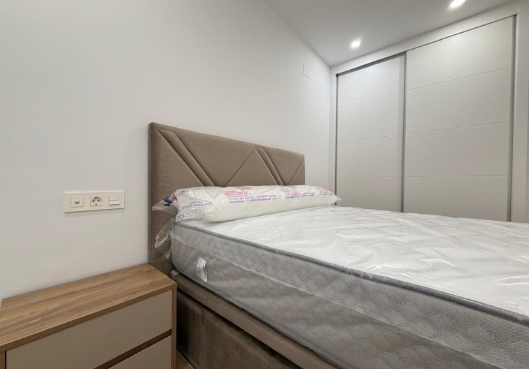 Resale - Apartment - Torrevieja - Estacion De Autobuses