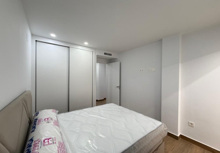 Resale - Apartment - Torrevieja - Estacion De Autobuses