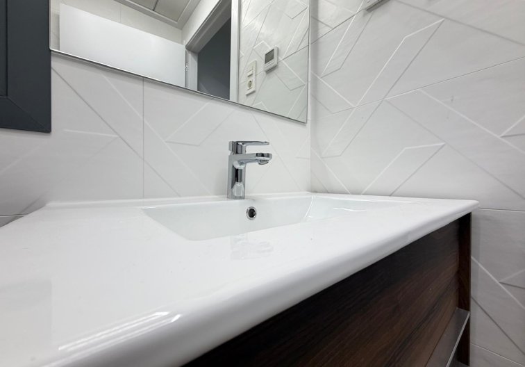 Resale - Apartment - Torrevieja - Estacion De Autobuses