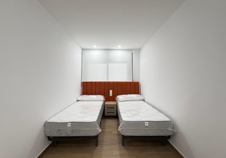 Resale - Apartment - Torrevieja - Estacion De Autobuses