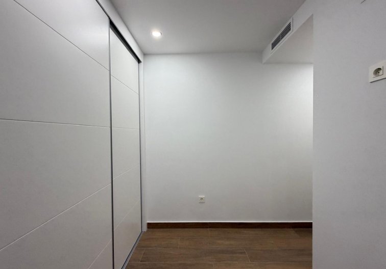 Resale - Apartment - Torrevieja - Estacion De Autobuses