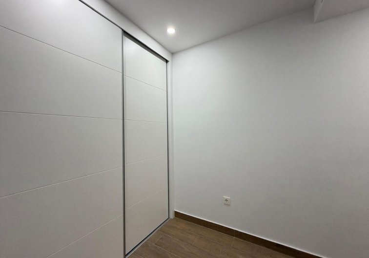 Resale - Apartment - Torrevieja - Estacion De Autobuses
