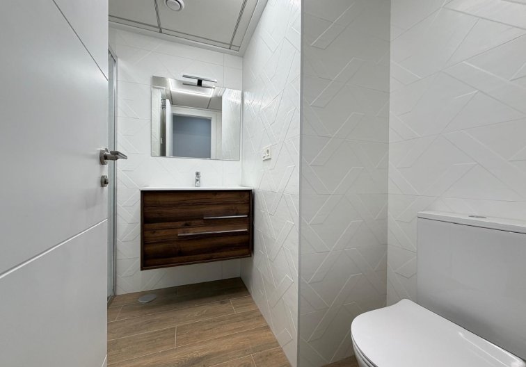 Resale - Apartment - Torrevieja - Estacion De Autobuses